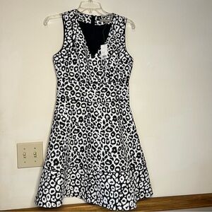 Banana Republic A-Line dress leopard black white spots v neck sleeveless‎ size 2